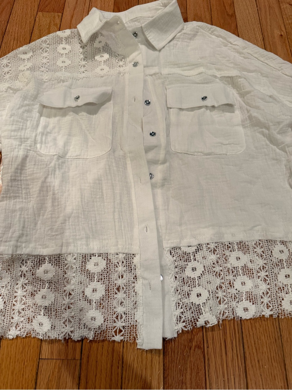 Women’s White Gauzy Lace Sleeve Button-Front Shirt Size XXL - Picture 5 of 9